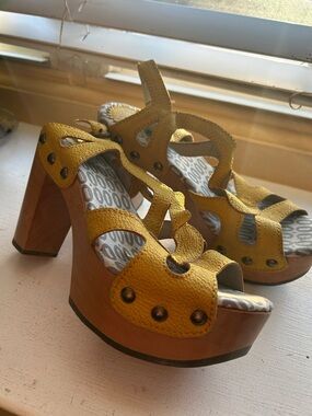 Fly London Women's Yellow Yala Platform Sandals Size 38 Wedge Elastic Slingbacks